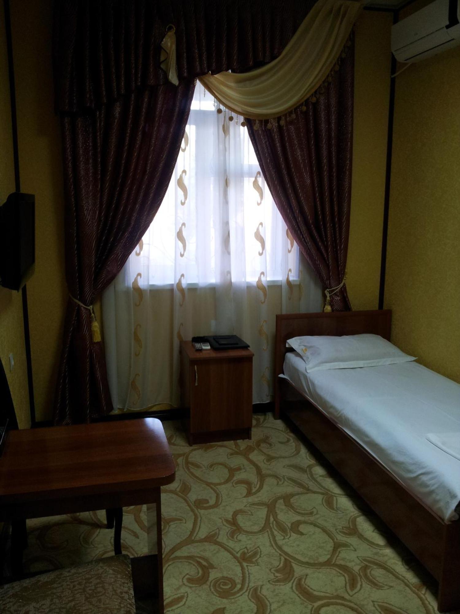 Dangara Hotel Kokand Buitenkant foto