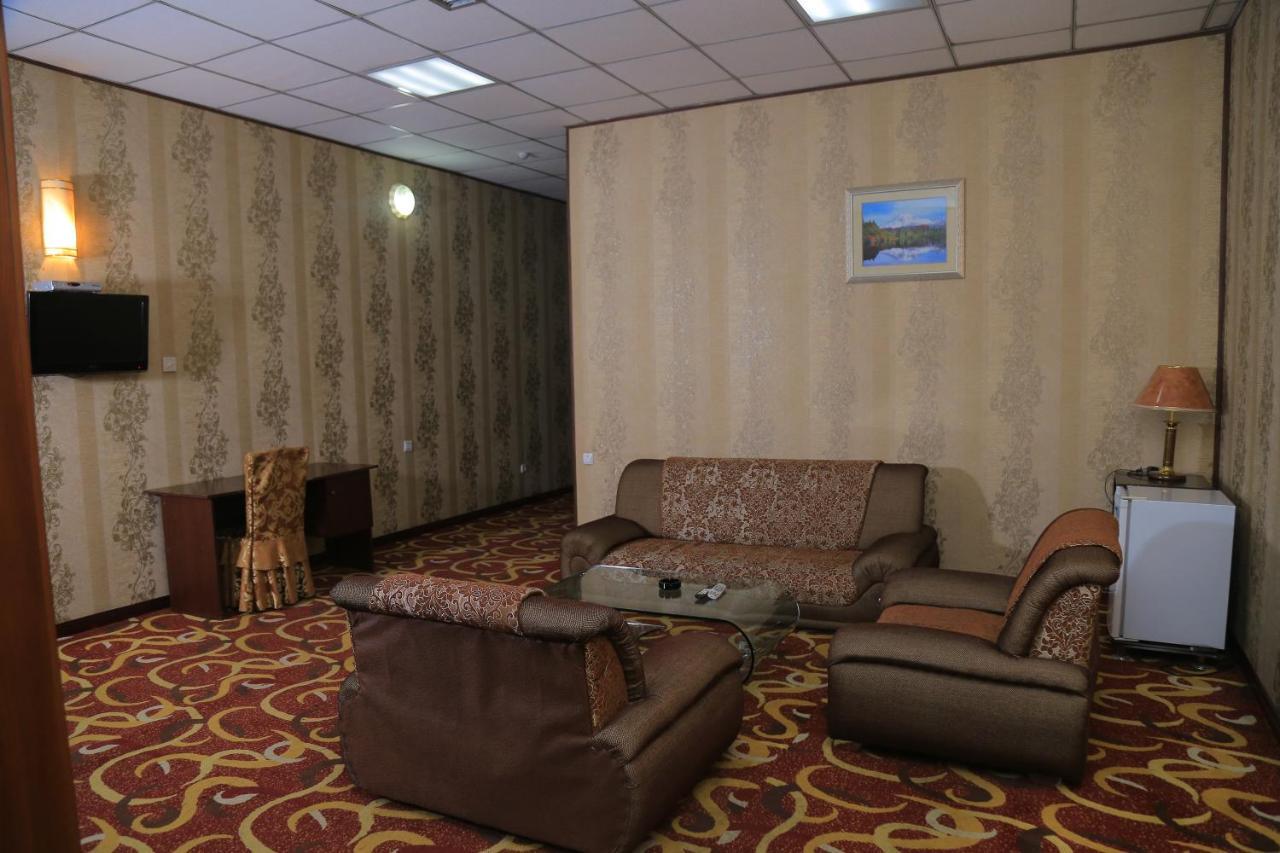 Dangara Hotel Kokand Buitenkant foto